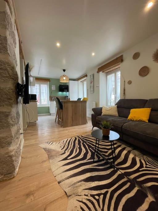 Cosy Jungle Room, Evadez Vous A Claude *