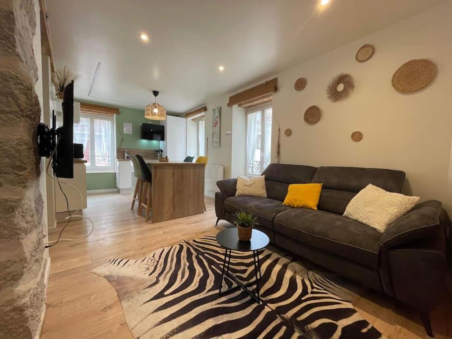 Cosy Jungle Room, Evadez Vous A Claude *